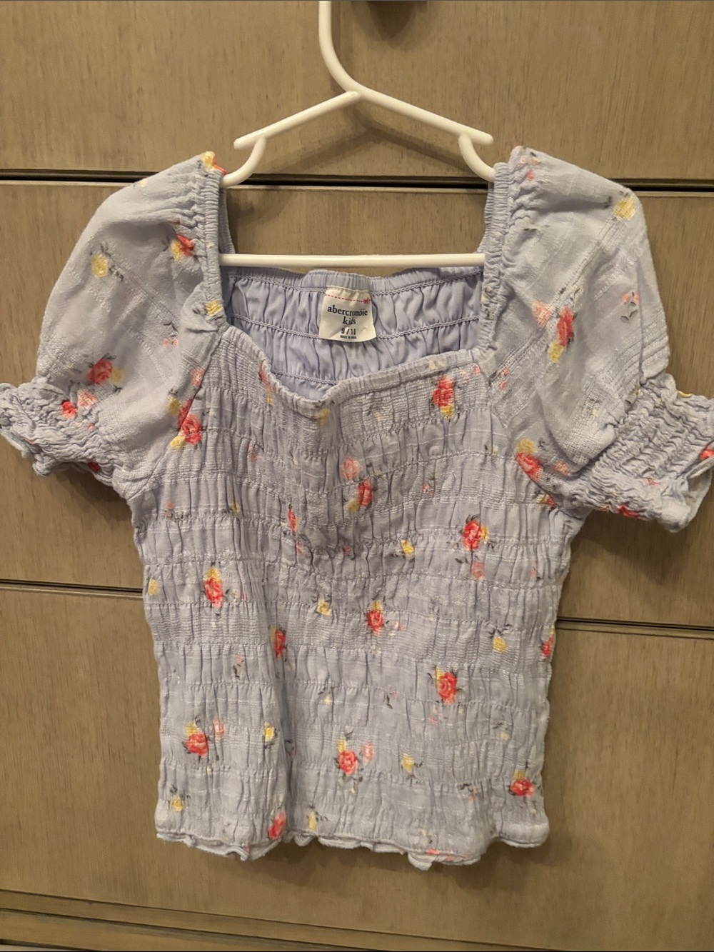 Abercrombie kids Light Lavender Floral Smocked Puff-Sleeve Cropped Top 9/10